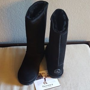 New💕 tall BearPaw boot